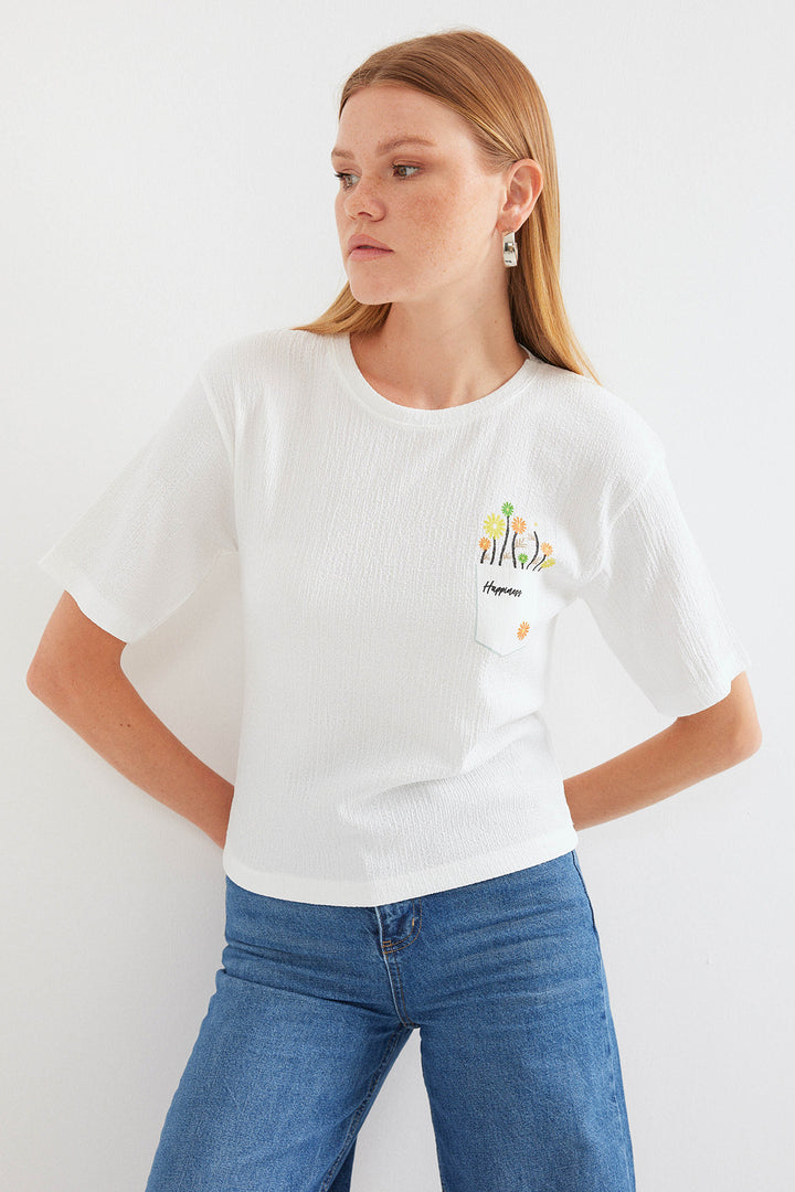 BGD Women Printed Knit Basic T-shirt - White - Avondale