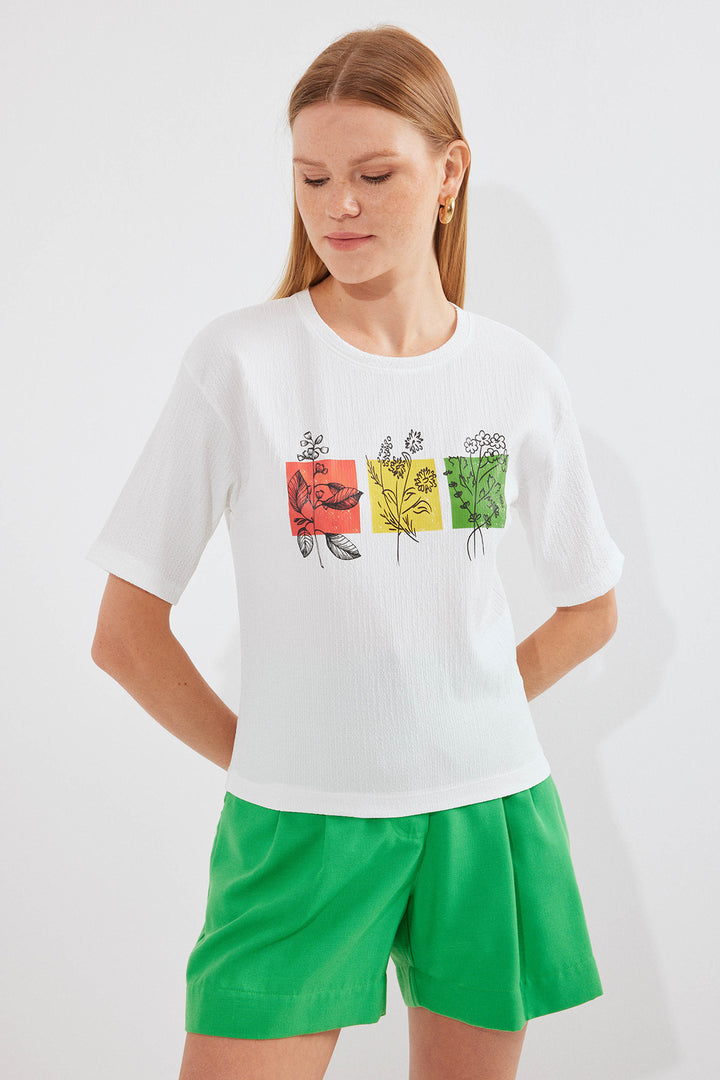 BGD Women Printed Knit Basic T-shirt - White - Avondale