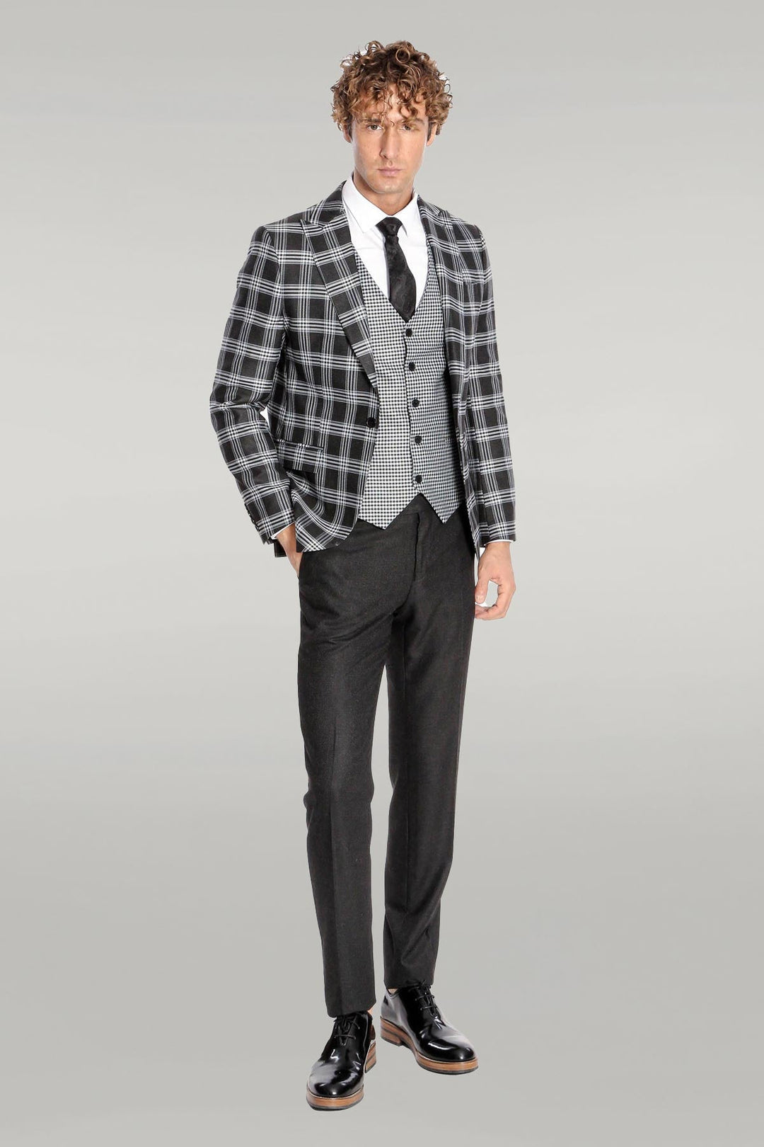 WSS Slim Fit Patterned Checked Black Men Suit  - Singen