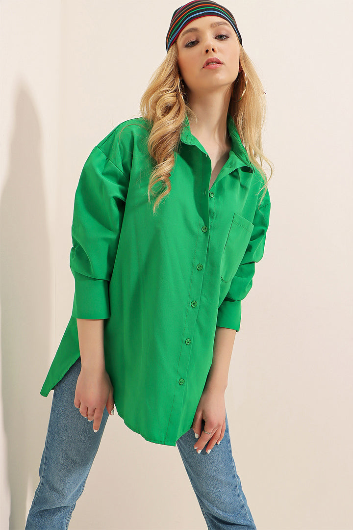 BGD Women Back Button Boyfriend Shirt - Green - Avondale