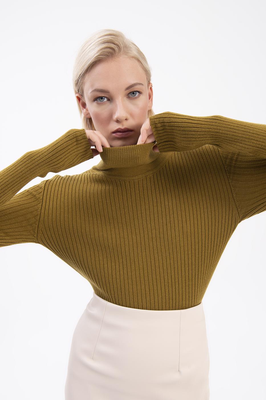 BSL Women Turtleneck knitted top - Bowling Green