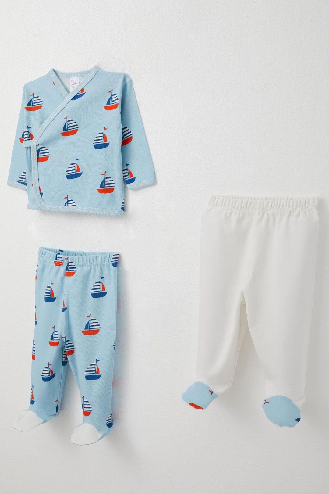 BRE Breeze Baby Boy Hospital Outfit 3-Piece with Sailboat Pattern 0-4 Months, Light Blue - Irondequoit