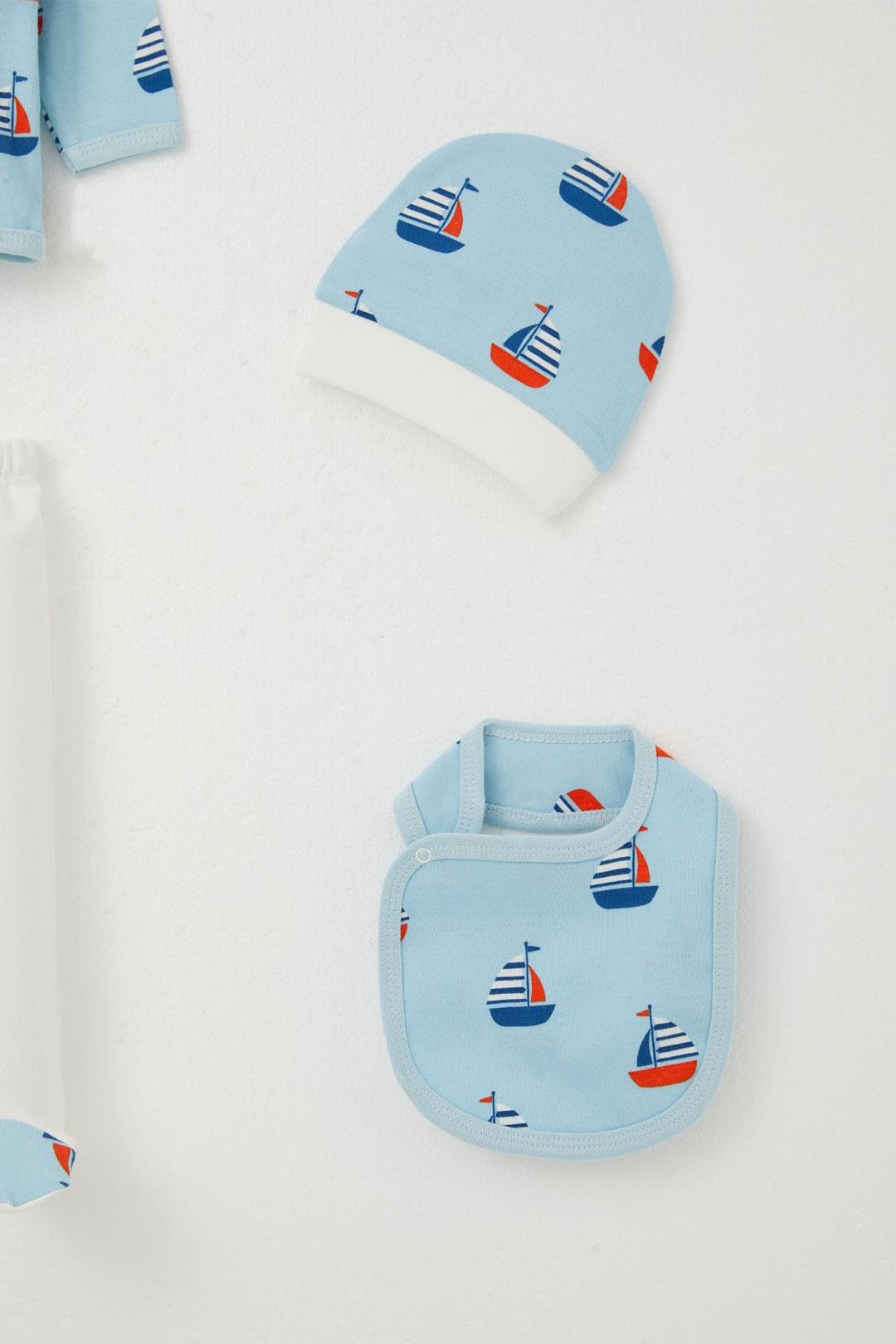 BRE Breeze Baby Boy Hospital Outfit 5 Piece Sailboat Pattern 0-3 Months, Light Blue - Sion