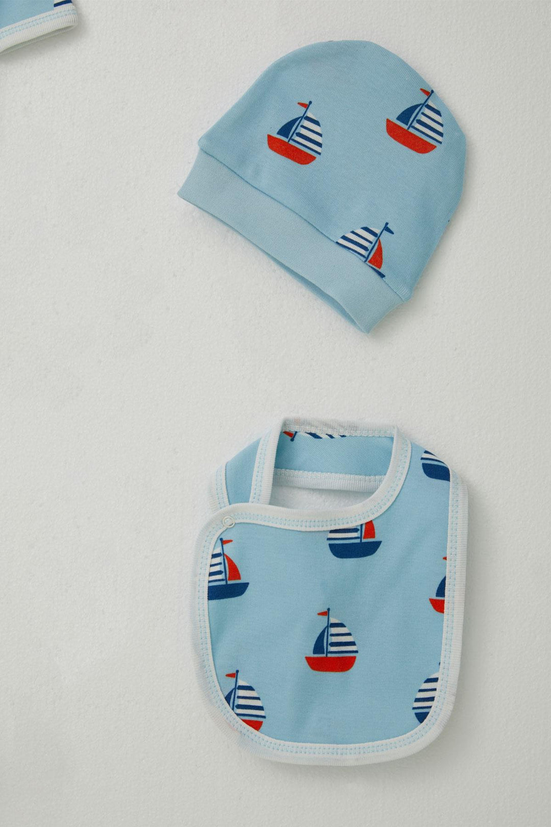 BRE Breeze Baby Boy Hospital Outfit 5 Piece Sailboat Pattern 0-3 Months, Light Blue - Darlington