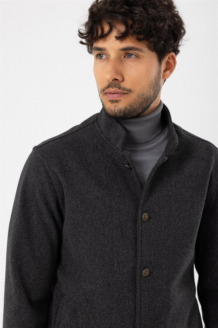 ANT High Collar Men's Cashmere Coat - Majadahonda