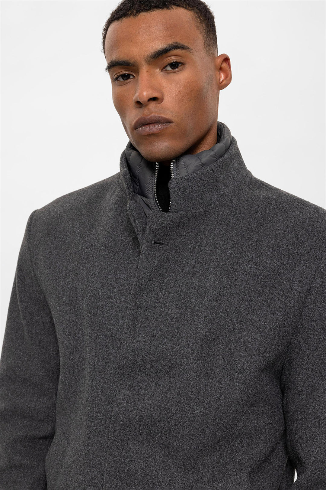 ANT High Collar Men's Coat with Hidden Button Detail - Coatepec Harinas