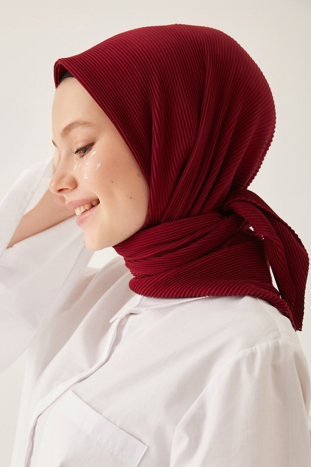 MDS Women Ayla Velvet Scarf - Burgundy - Faro