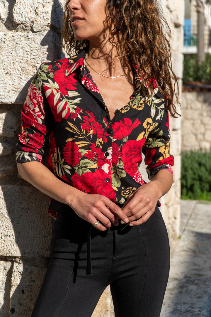 GNS Woman Black-Red Flowered Shirt GK-BST2711 - Vila Real