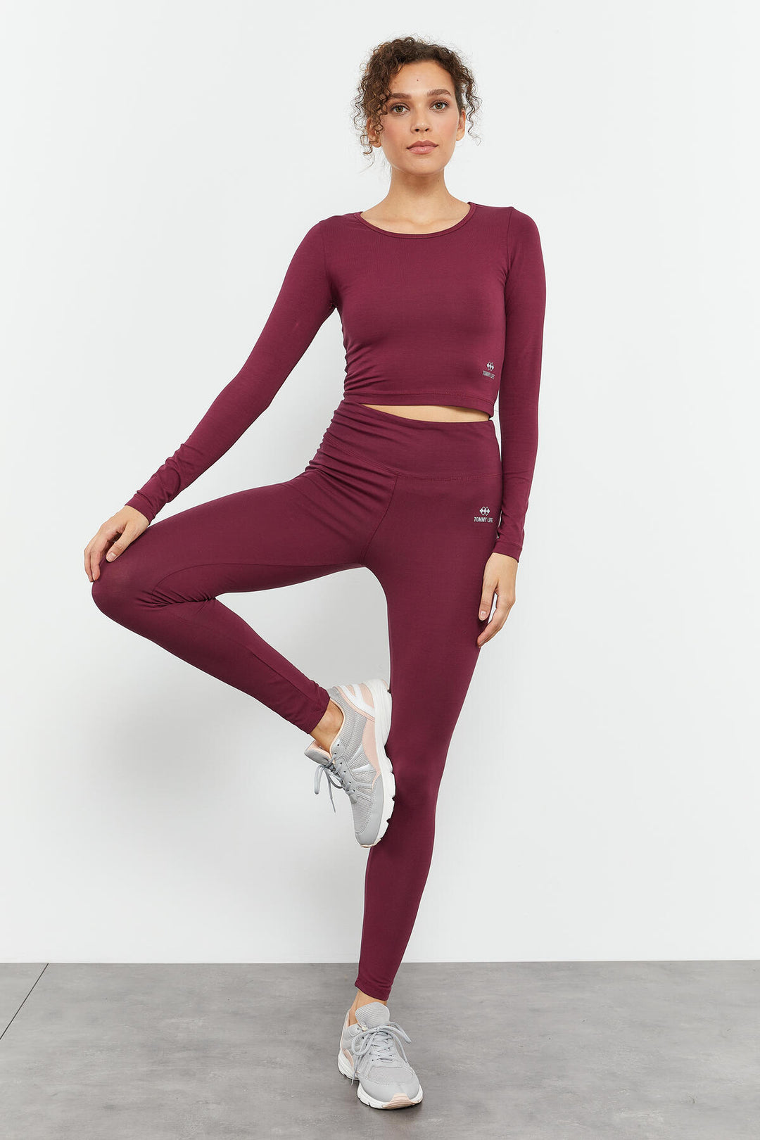 TMY Burgundy Long Sleeve Slim Fit O Neck Women's Crop Top T-Shirt - 97150 - Heroica Nogales