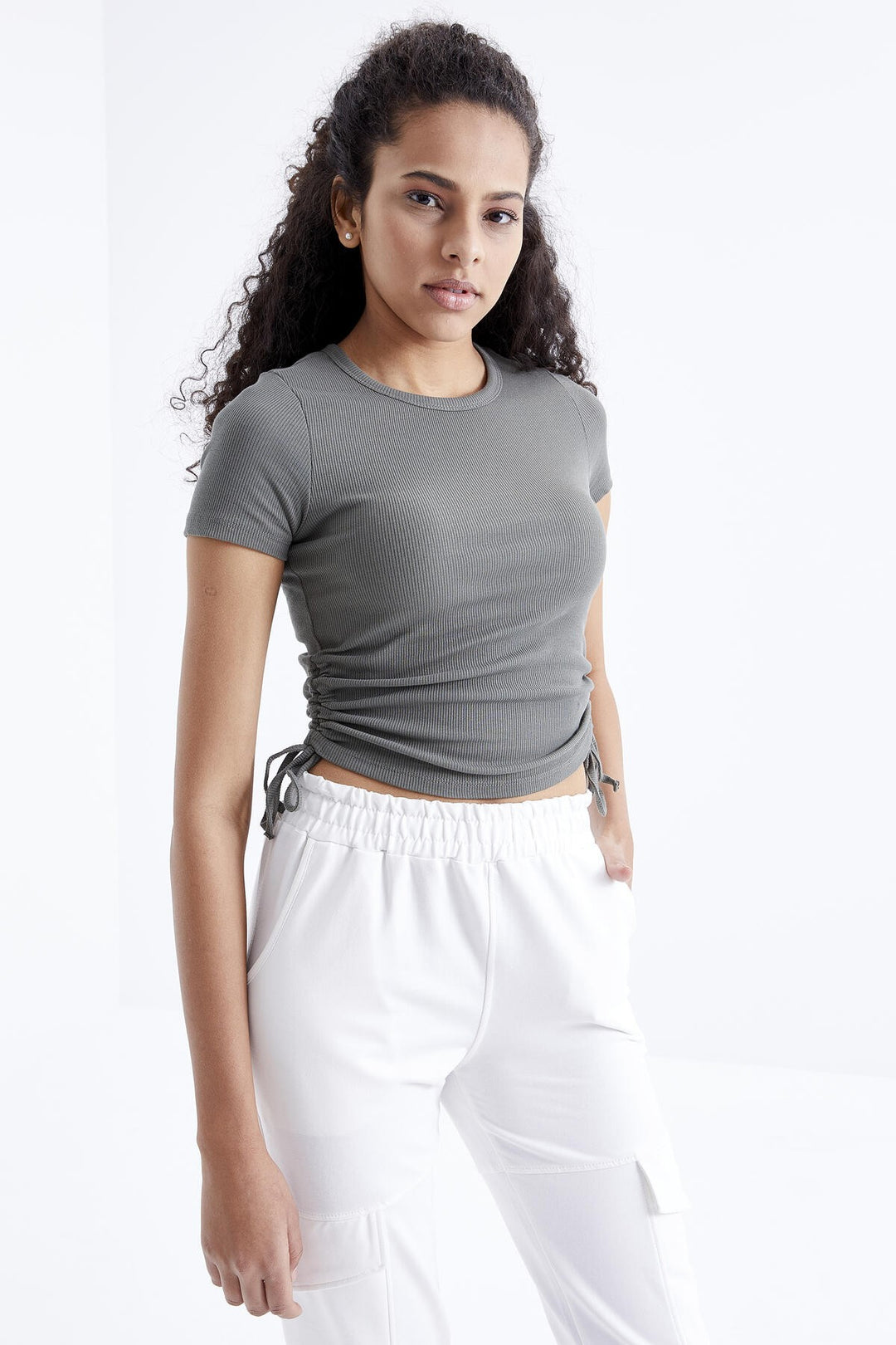 TMY Çağla Basic Side Ruched O Neck Women's Crop Top T-Shirt - 97203 - Arlington