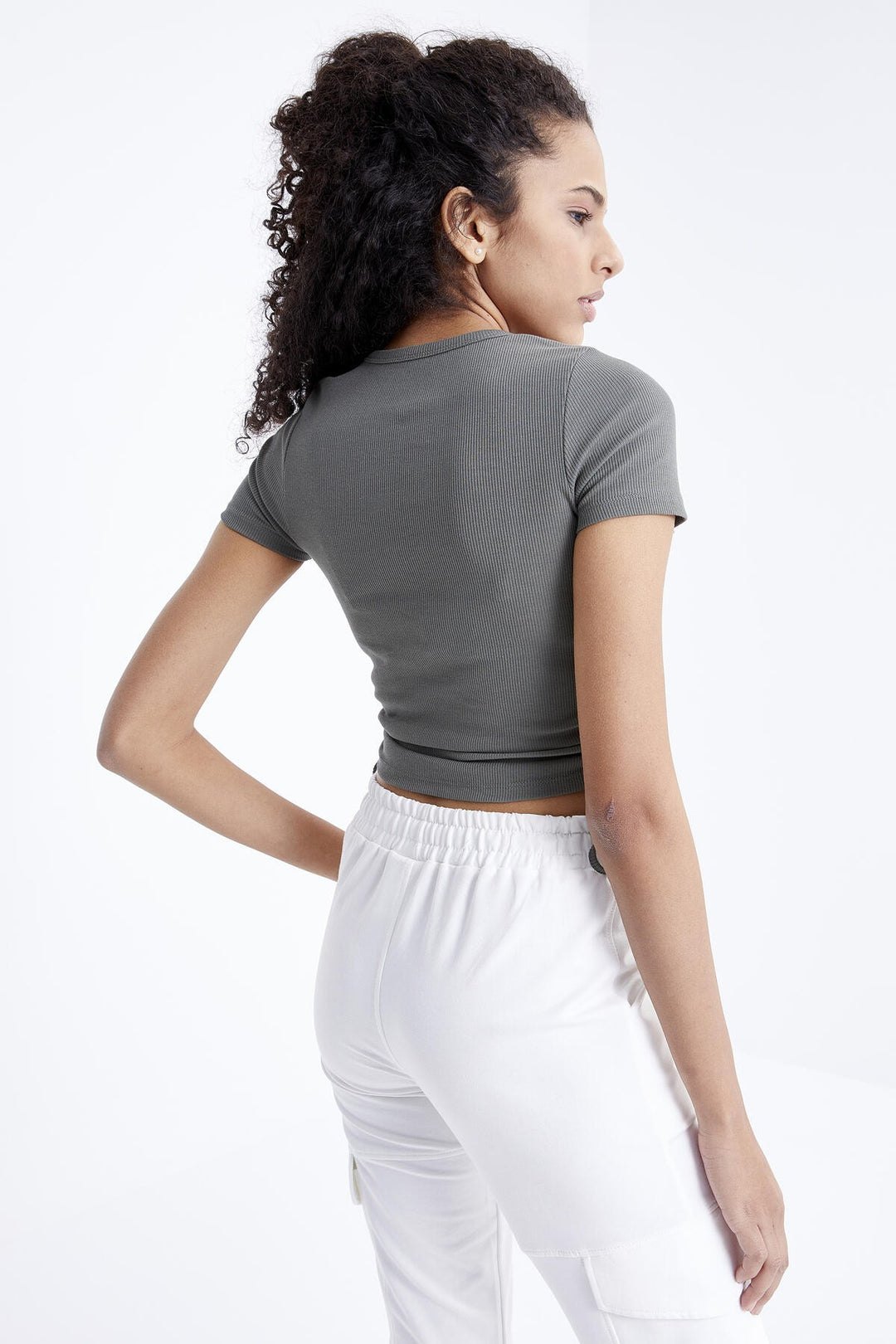 TMY Çağla Basic Side Ruched O Neck Women's Crop Top T-Shirt - 97203 - Arlington