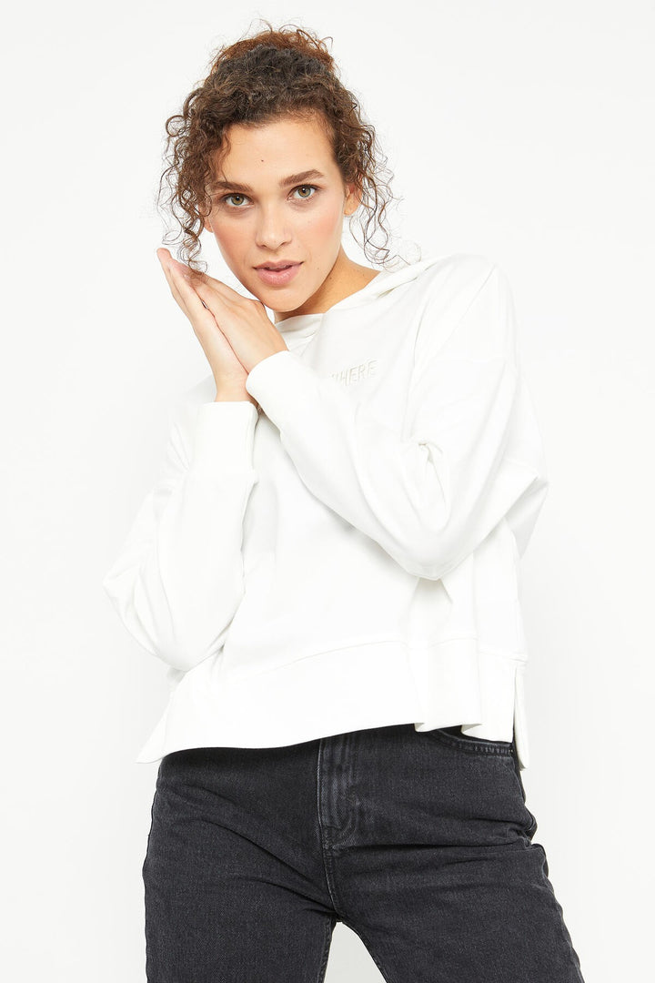 TMY Ecru Hooded Basic Women's Oversize Sweatshirt with Embroidered Writing - 97164 - Boadilla del Monte