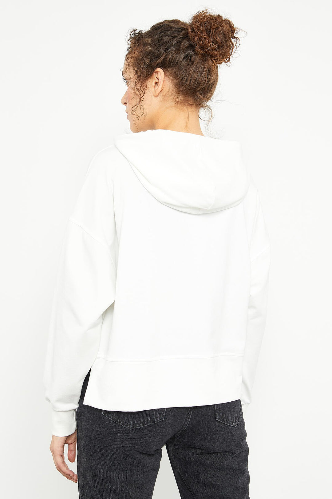 TMY Ecru Hooded Basic Women's Oversize Sweatshirt with Embroidered Writing - 97164 - Boadilla del Monte