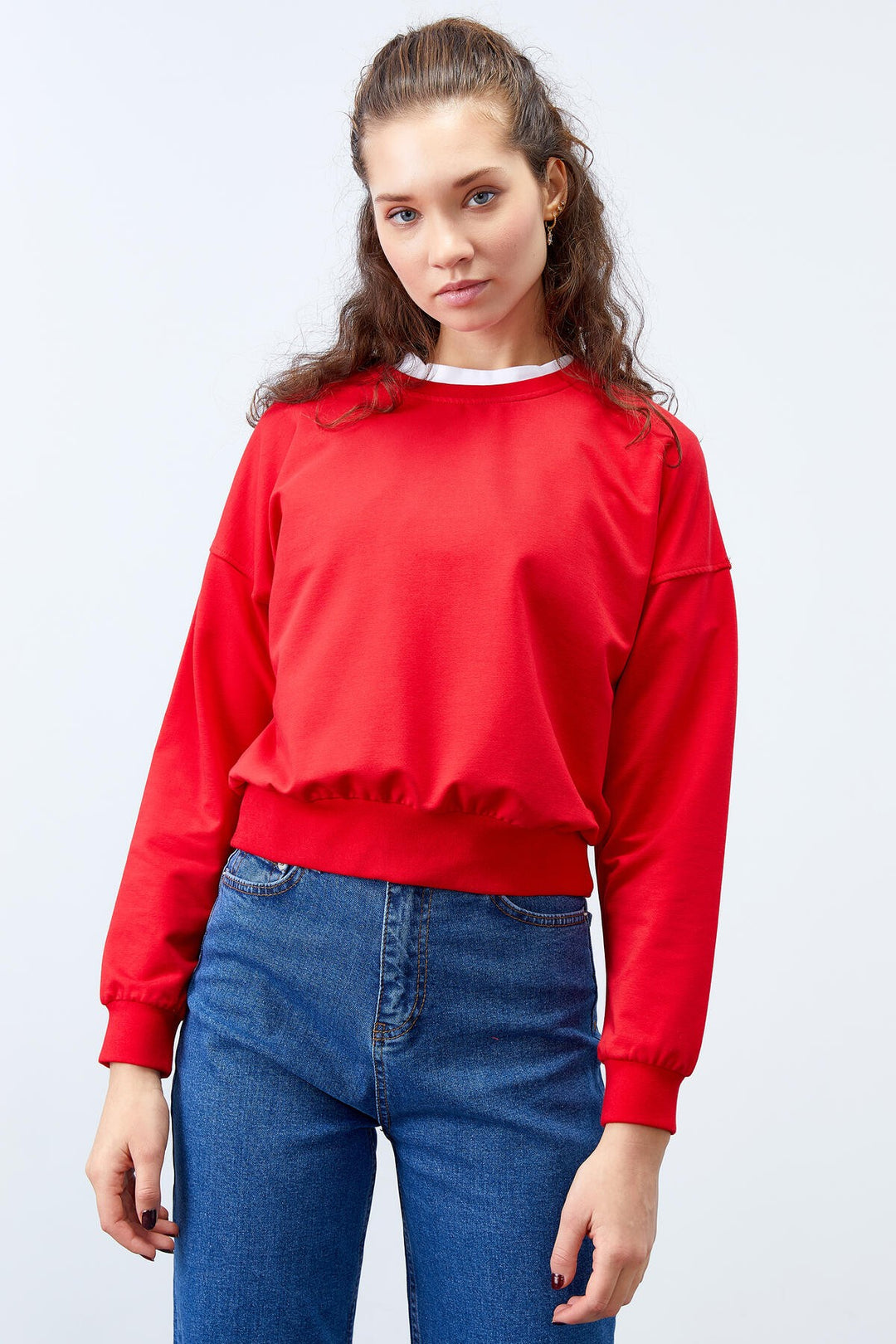 سويت شيرت TMY Red Basic Comfort Fit O Neck للسيدات - 97114 - سان خوان