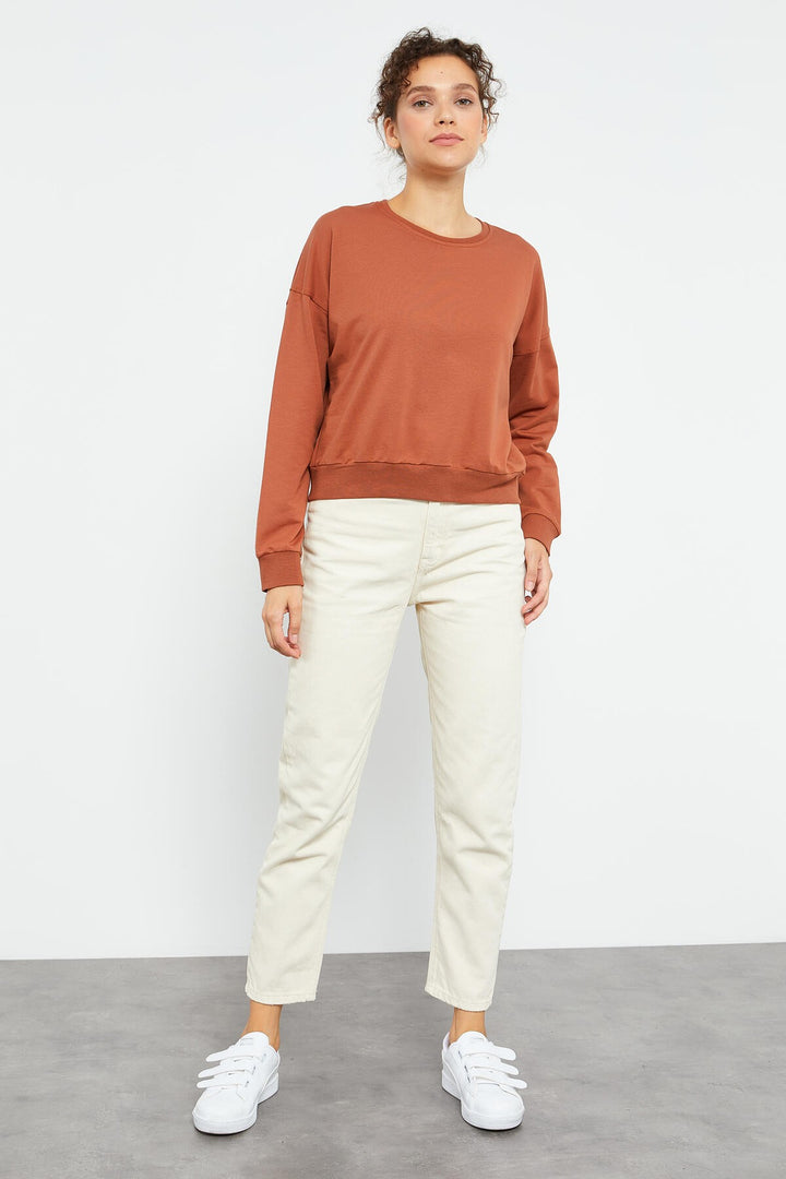 TMY Cinnamon Basic Comfort Fit سويت شيرت نسائي برقبة دائرية - 97114 - بارك ريدج