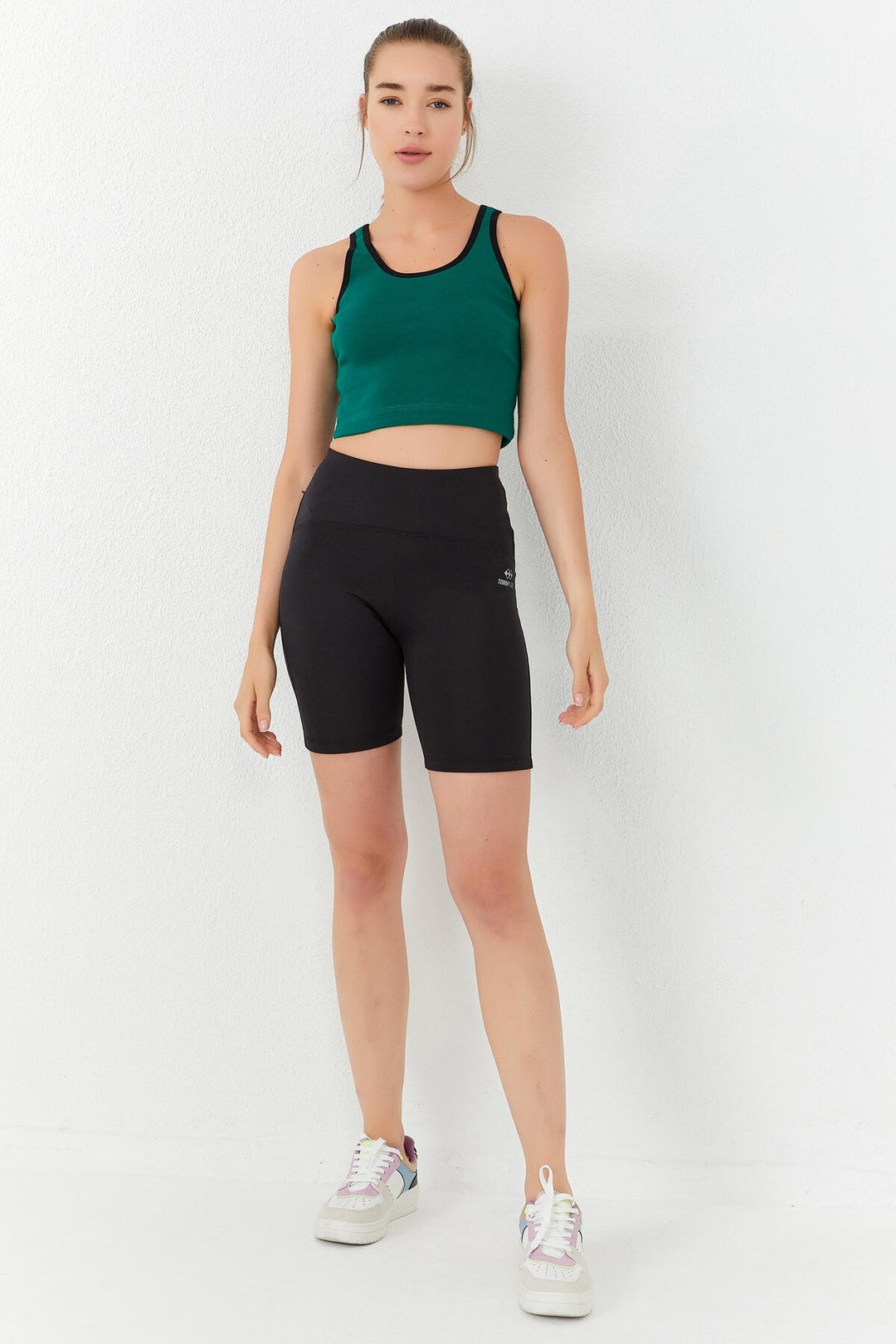 TMY Green Basic Zero Sleeve Tight Fit U Neck Women's Crop Top Tank Top - 97162 - Arroyomolinos