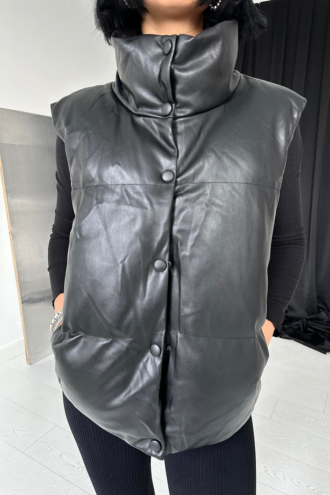 ELS Inflatable Leather Vest - Black - Limoges