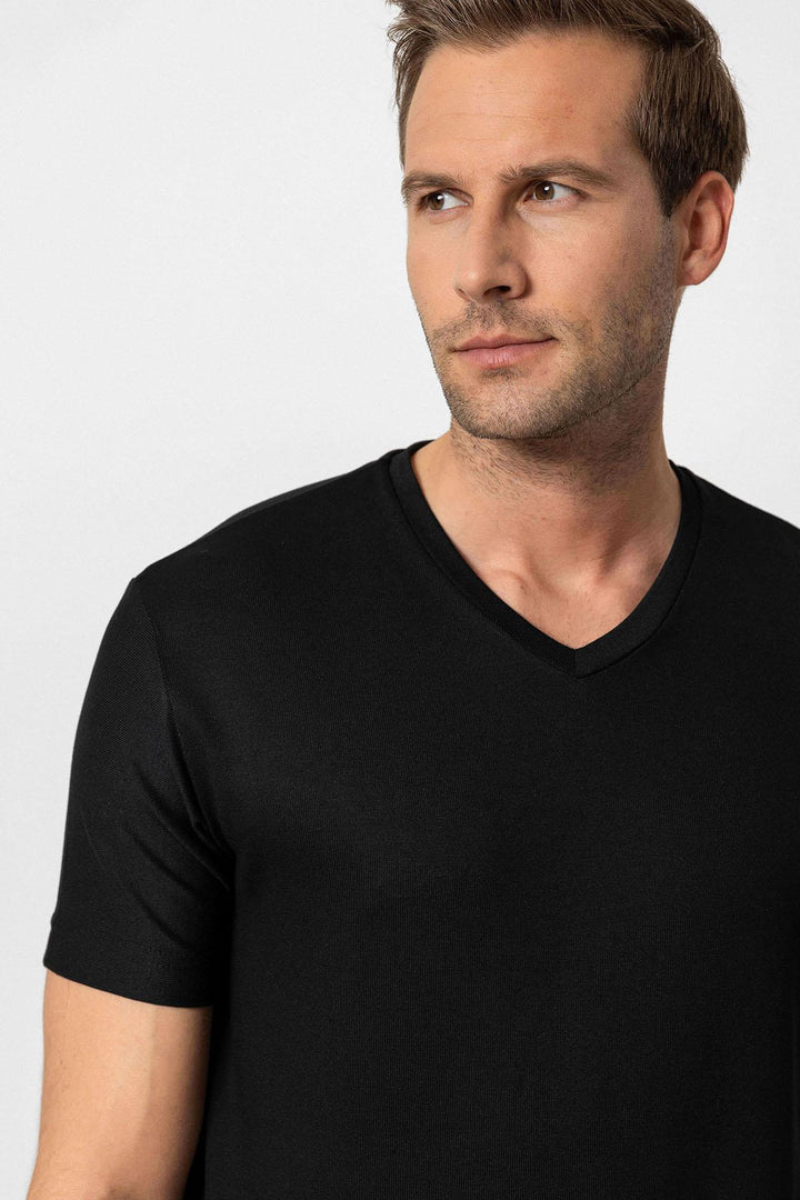 ANT Basic V-Neck Men's T-Shirt - Viladecáns