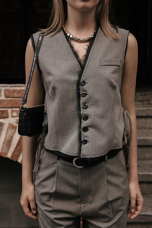 RYN Chiffon Detailed Vest Set - Smoke Gray - Saint-Malo