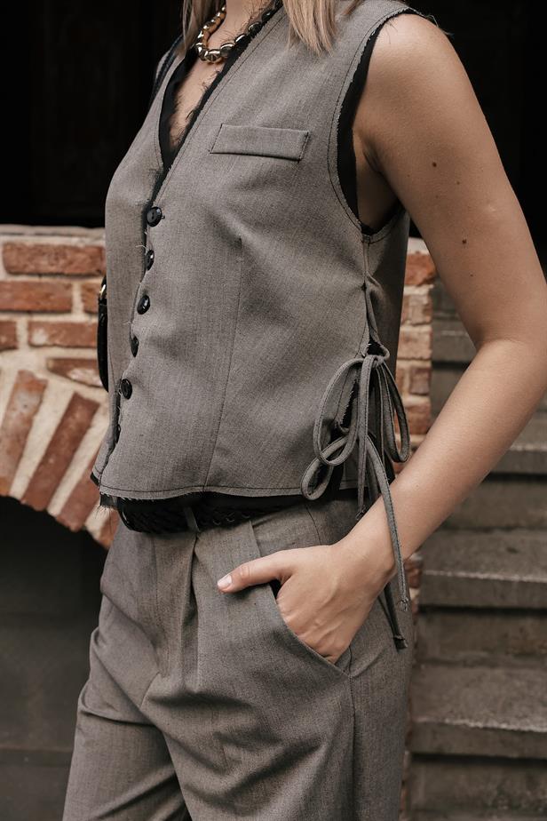 RYN Chiffon Detailed Vest Set - Smoke Gray - Saint-Malo